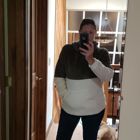 💥HOST PICK💥SUPER ❤Soft Hoodie - Picture 3 of 3